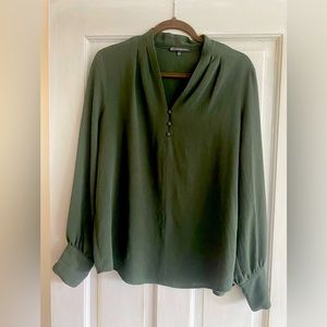 Adrianna Papell suiting blouse. Size Large